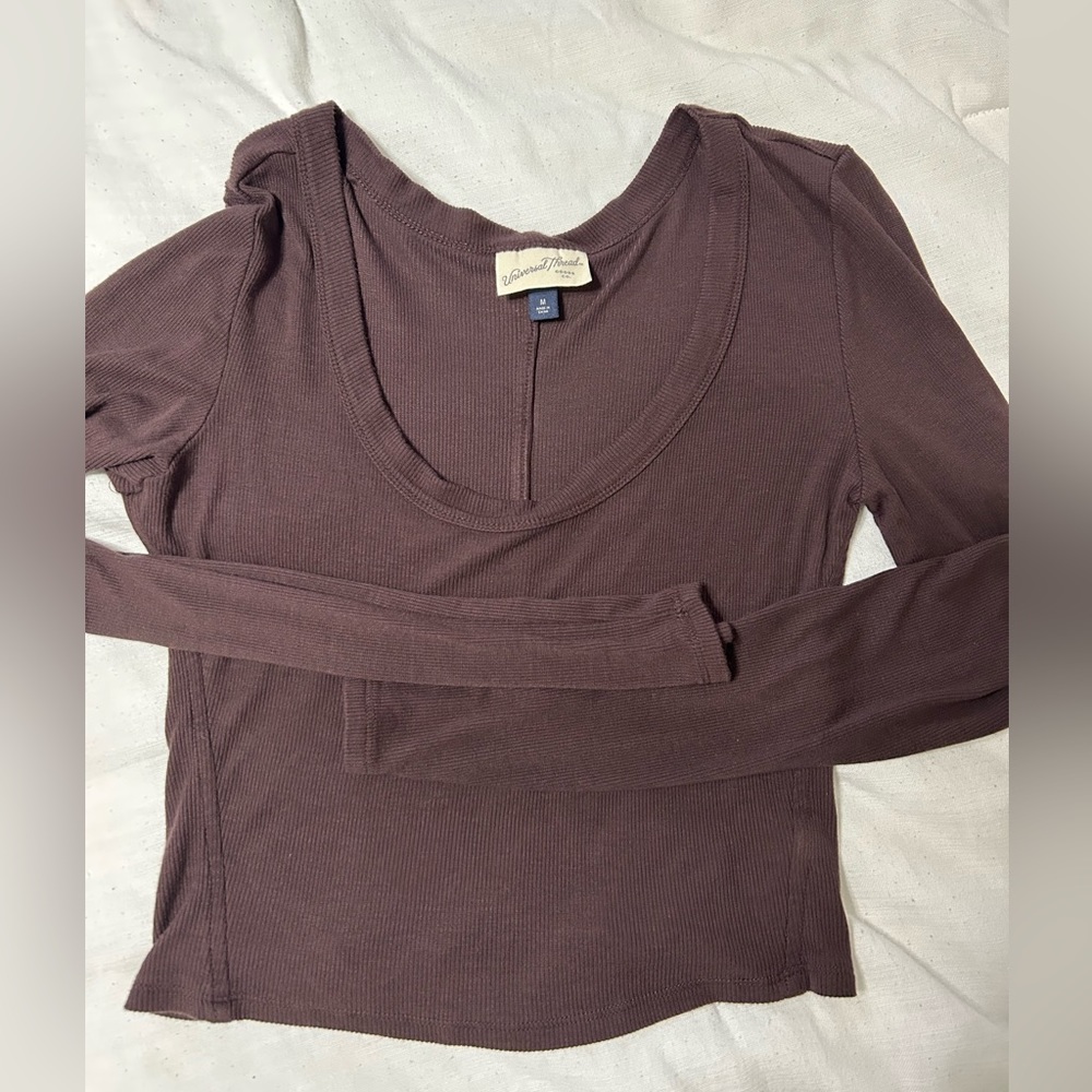 Cropped long sleeve top, very comfy
